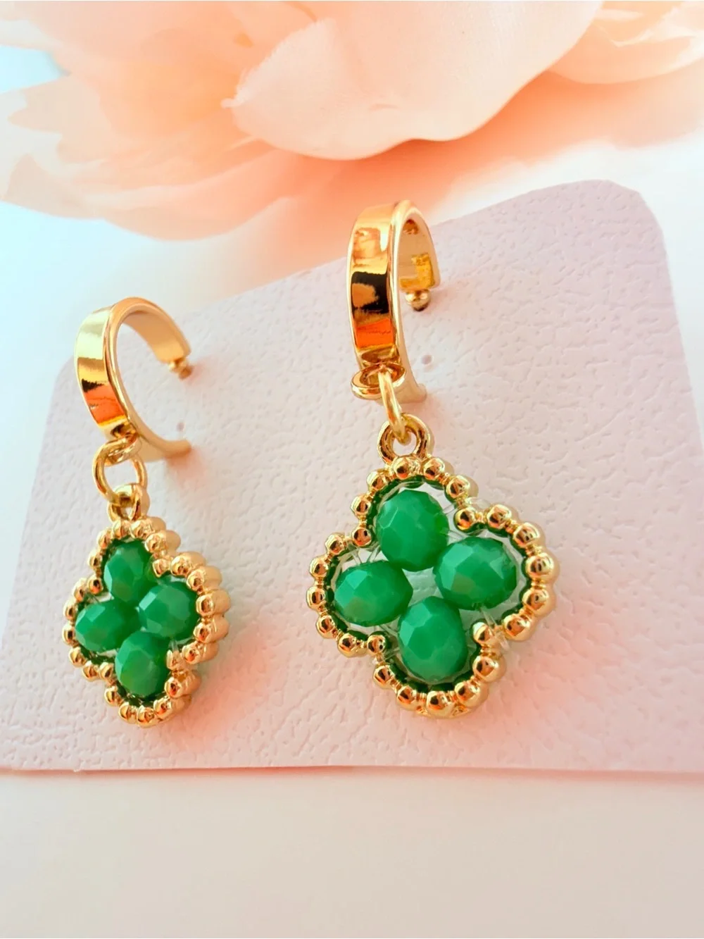 N/A elegant gold